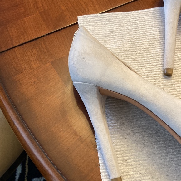 COACH LIGHT GRAY SUEDE LEATHER SELMA HEELS. NEVER WORN. GORGEOUS! SIZE 7.  NWOT - Picture 13 of 13